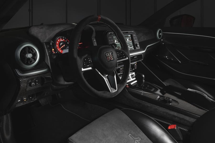 Интерьер Nissan GT-R50 2019 года  (фото 27 из 52)